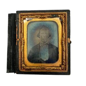 Antique Ambrotype Portrait Well Dressed Man 1/9th Plate Leather Case Mid 1800s